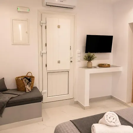 Pattys Desing Suites- Private Hot Tub With Yard- Fira Center *